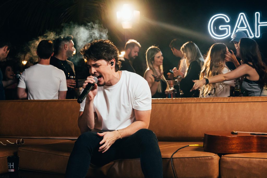 Gah Bernardes faz show em São José do Rio Preto neste sábado (11)