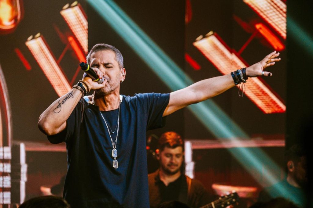 Cantor Titto grava DVD em noite especial e reforça crescimento no cenário sertanejo