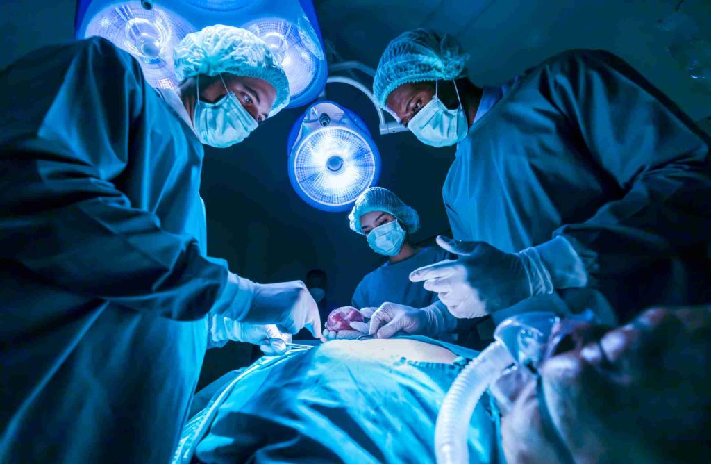 Médico é condenado a indenizar família de paciente morta durante lipoaspiração