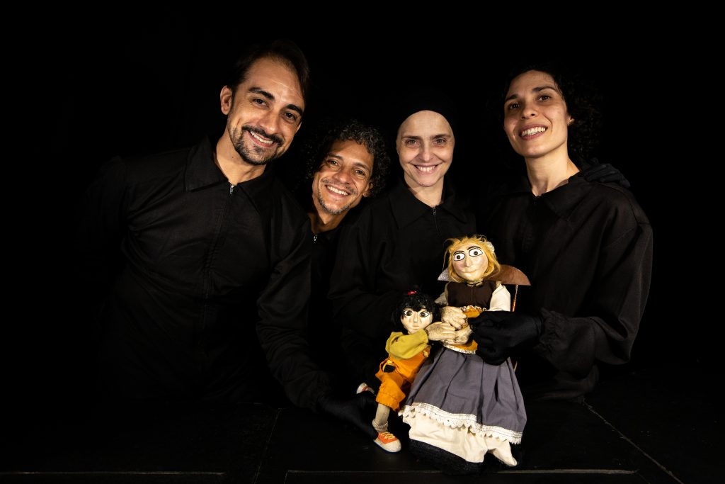 Cia. Patética e Teatro de La Plaza promovem oficinas gratuitas de criação de bonecos até dia 30/05 em SP