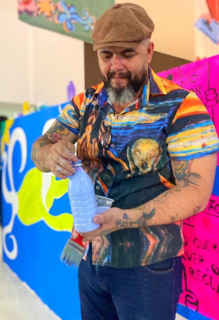 Mestre Ailton Santana transforma memórias, sentimentos e raízes nordestinas em obras de arte