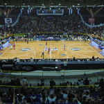 Telão gratuito no Hugão: Mogi Basquete e Aços Vital levam emoção da final do Paulista para a torcida