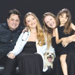 Harmonia entre carinho e tecnologia: pais e especialista compartilham suas perspectivas